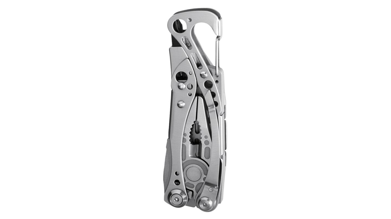 The Leatherman Skeletool features a removable clip which allows the user to wear their multi-tool attached to a pocket or belt loop without the use of a sheath.