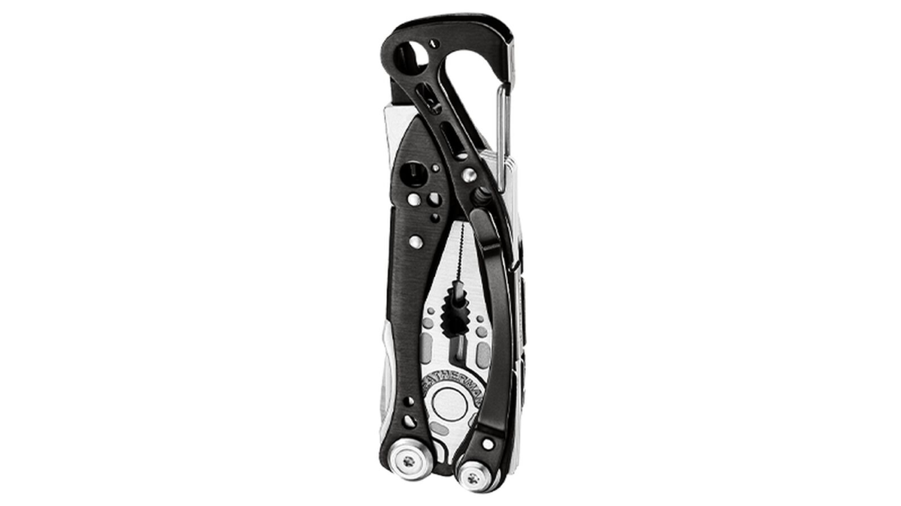 The Skeletool CX has a removable clip which allows the user to wear their multi-tool attached to a pocket or belt loop without the use of a sheath.