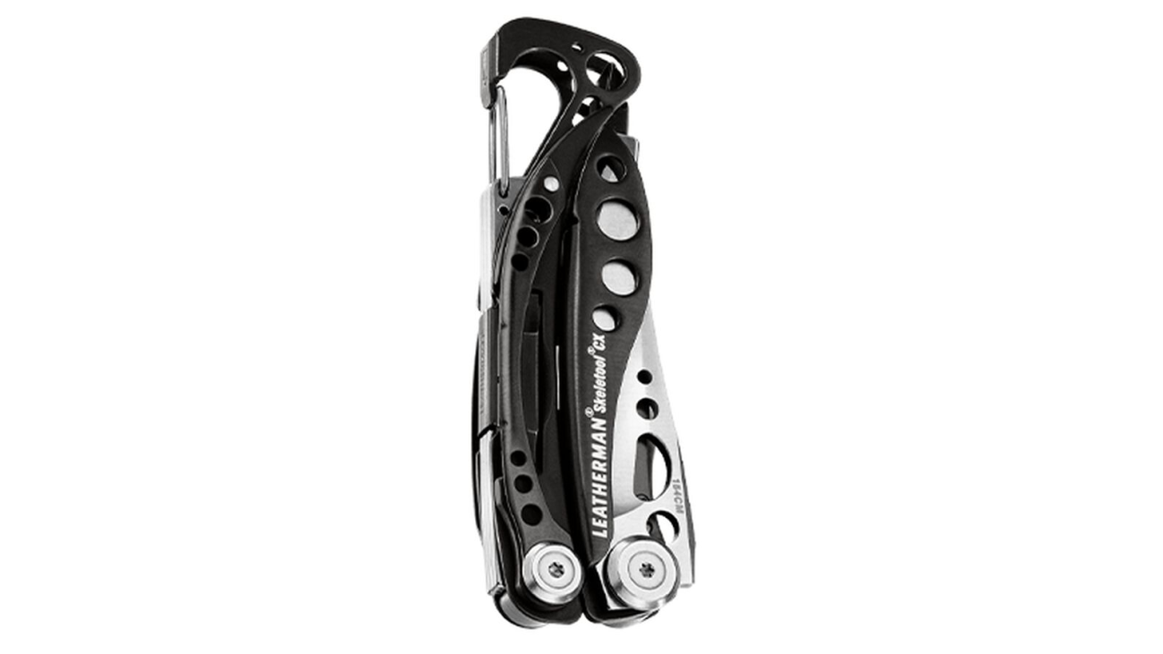 Every feature on the Skeletool CX can be opened and operated with one hand.